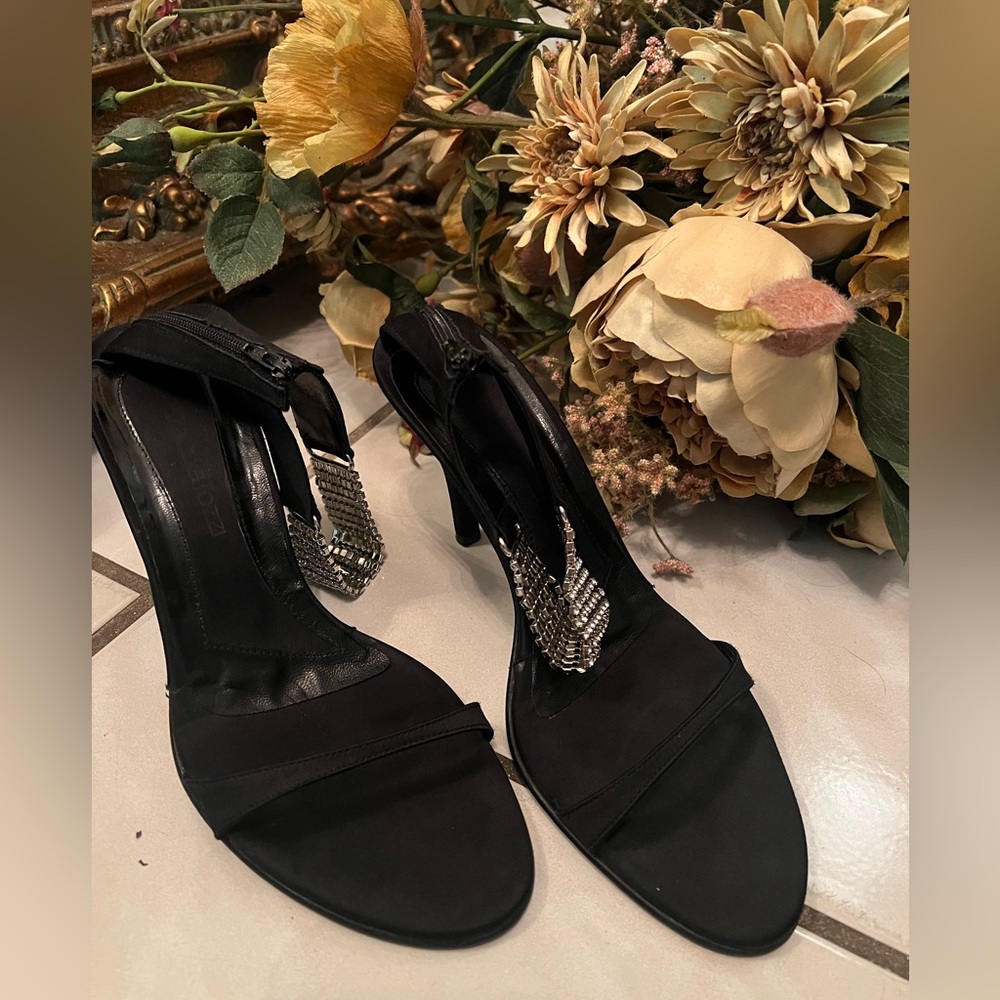 Claudia tozzi heels